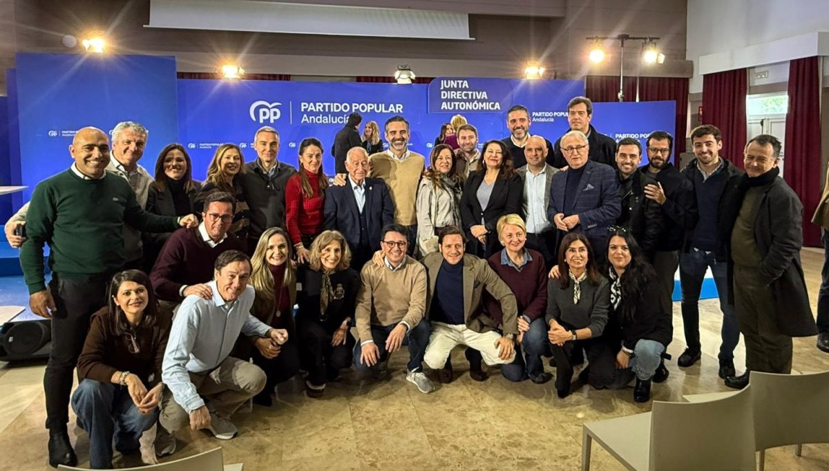 Juanma Moreno refuerza su ejecutiva regional con una amplia representación almeriense