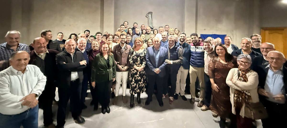 Foto de familia del PP de La Mojonera
