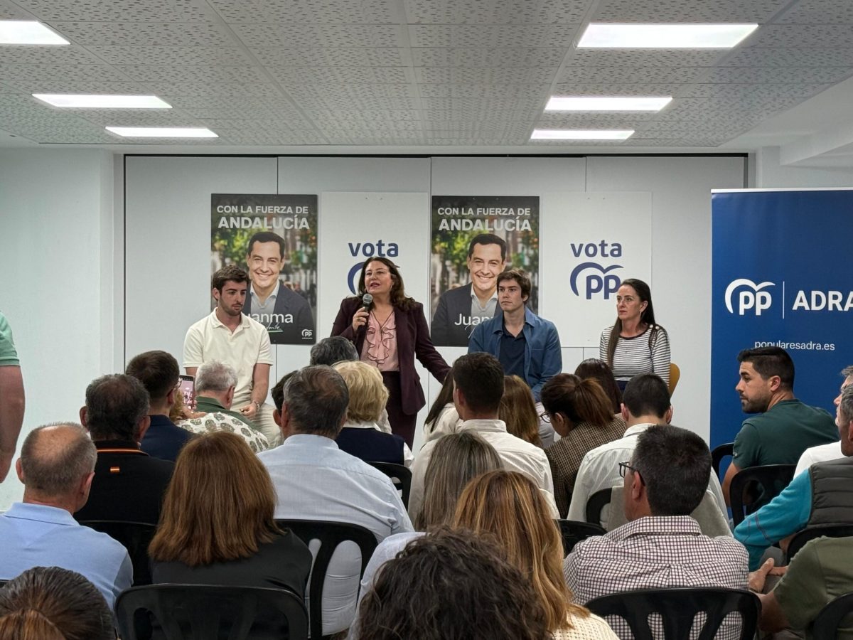 El PP pone en valor las políticas de vivienda y agricultura impulsadas por Juanma Moreno en un foro celebrado en Adra
