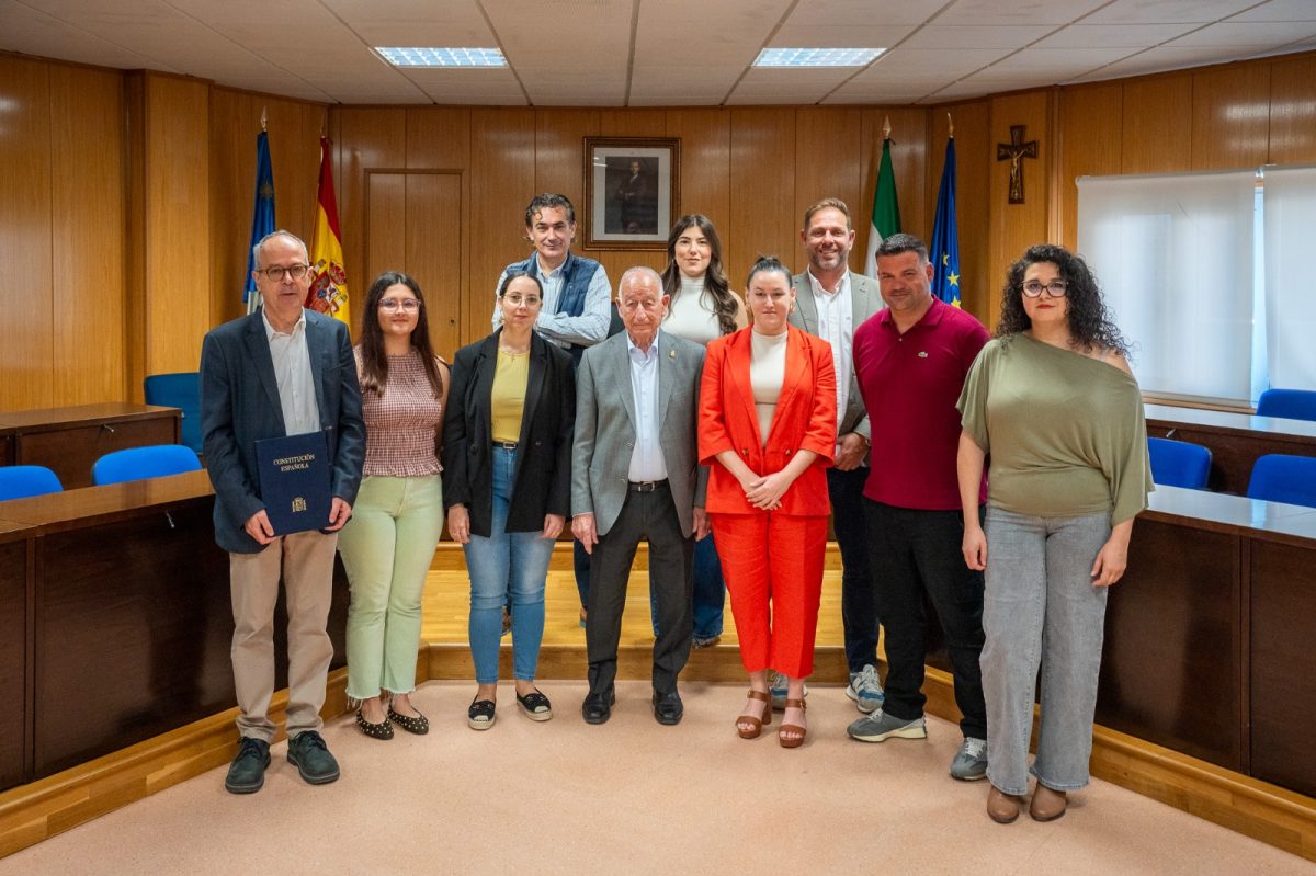 Seis informadores turísticos de Roquetas de Mar toman posesión de su cargo