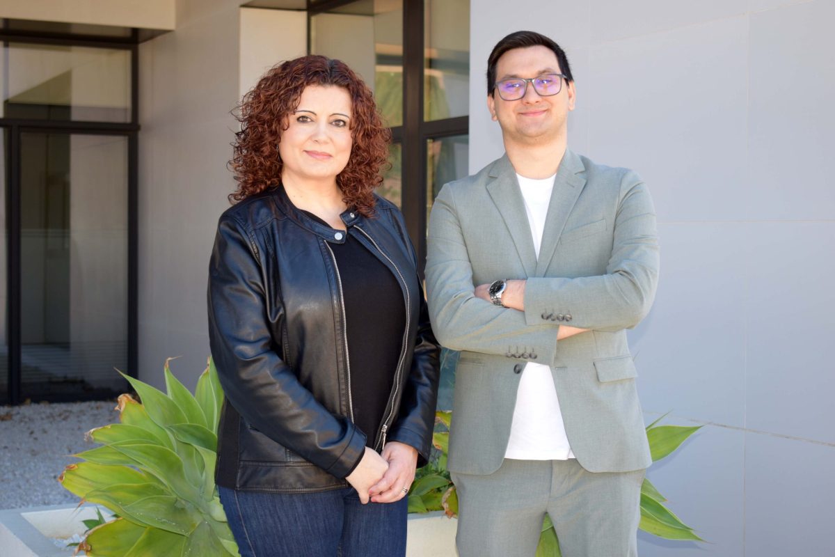 Mónica Fernández y Adrian Florin, directores del curso de verano ‘Revolución agrícola y movilización social en el origen del mar de plástico’