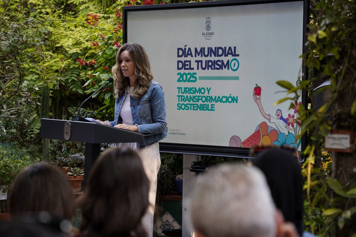 La edil de Cultura, María Herminia Padial, durante el acto celebrado este viernes en El Ejido