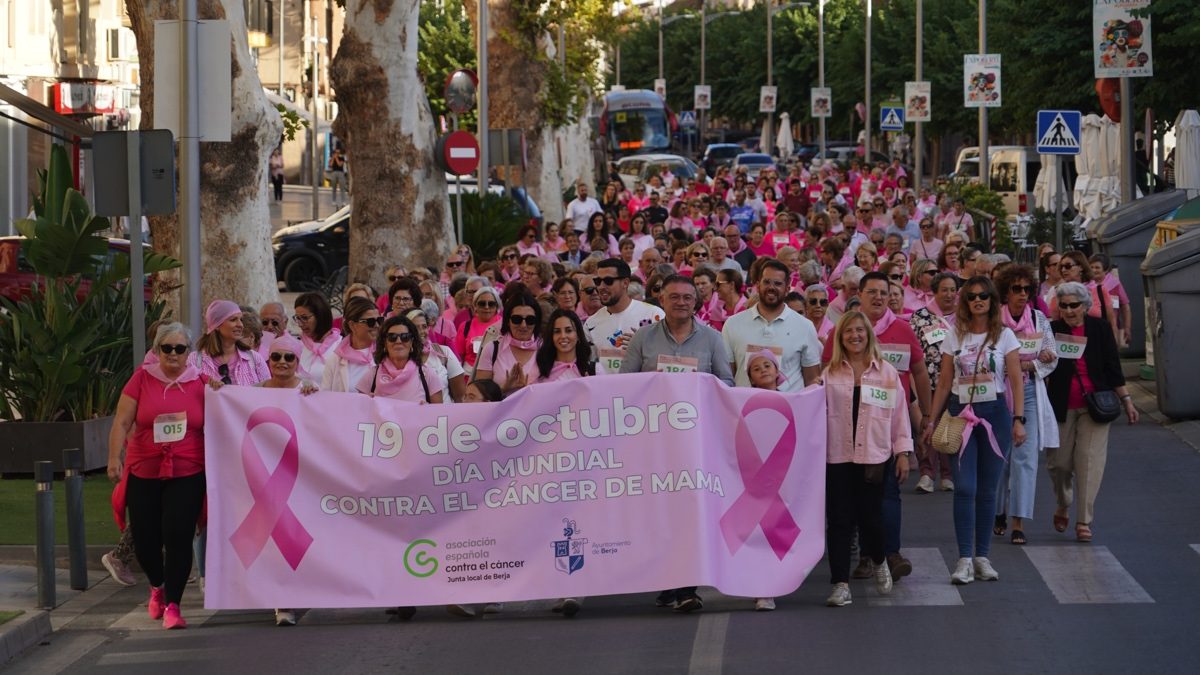 Imagen de la Marcha pon el rosa en tu vida de Berja, en otra edición