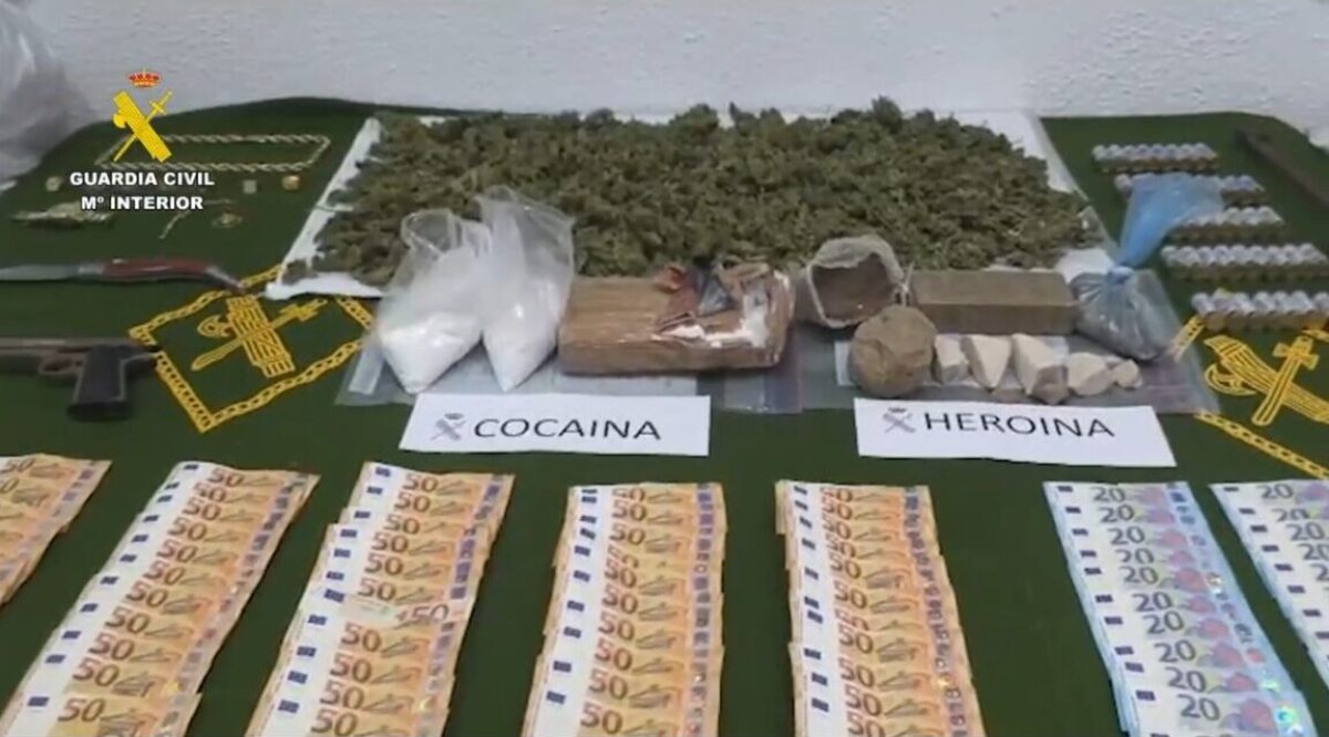 Se han incautado drogas, armas, dinero en efectivo... /DC