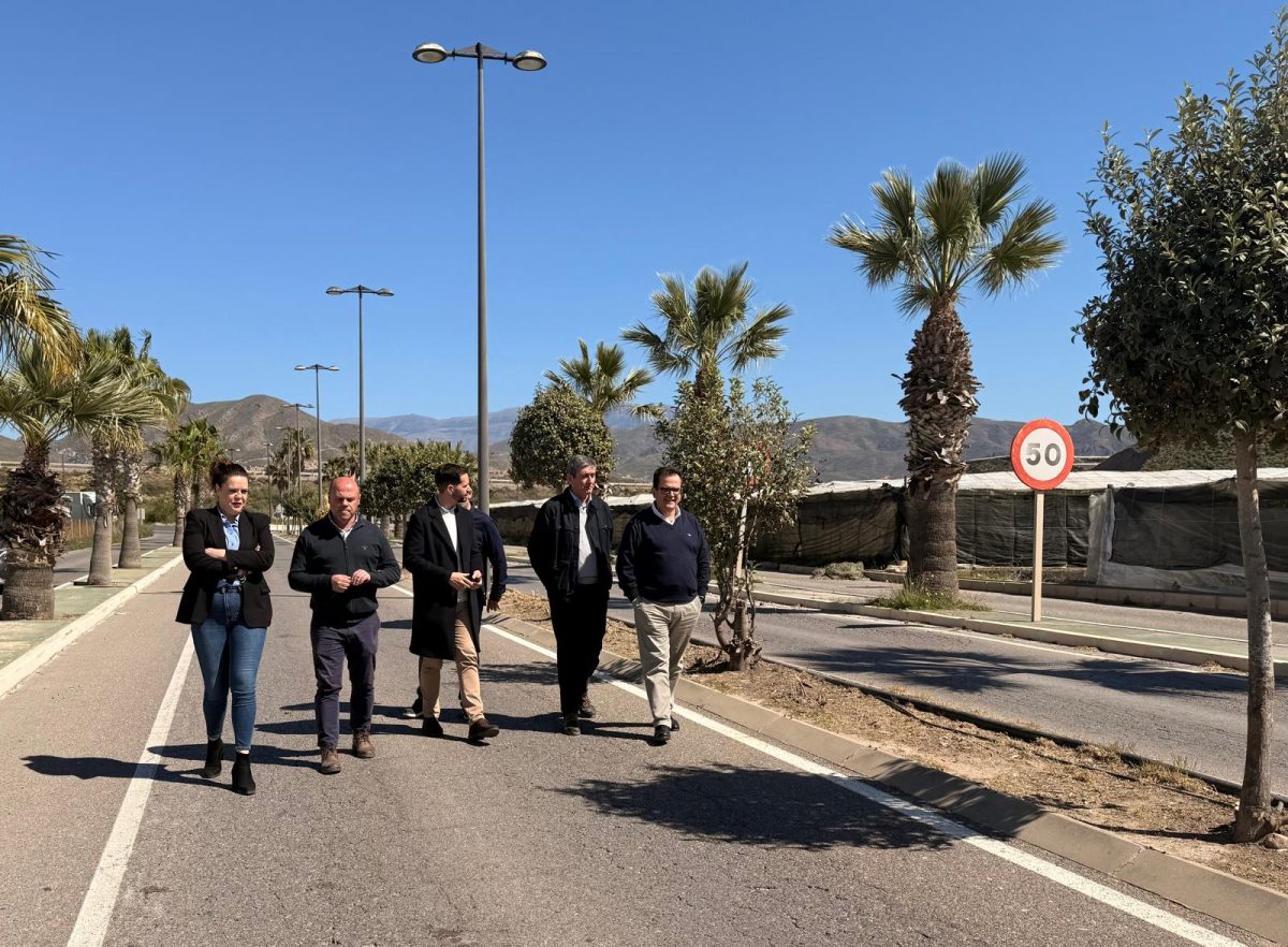 Visita a la carretera provincial que se va a mejorar en Adra