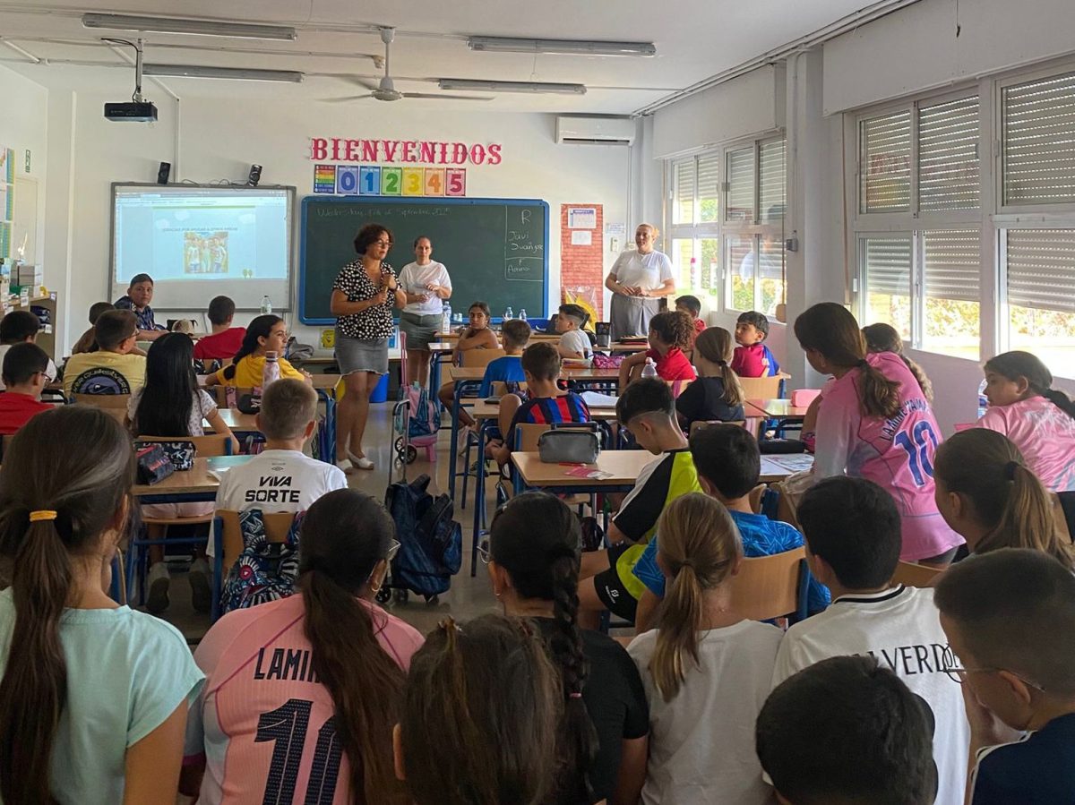 Charla en el CEIP Abdera. /Ayto. Adra