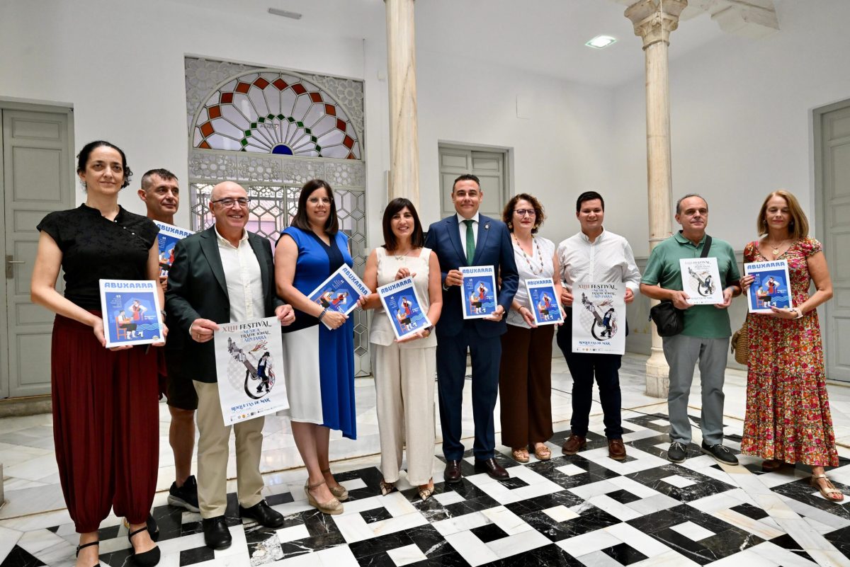 Diputaciones de Granada y Almería, el Ayuntamiento de Roquetas y Abuxarra han presentado en la capital nazarí esta edición que mirará al mar el 9 de agosto