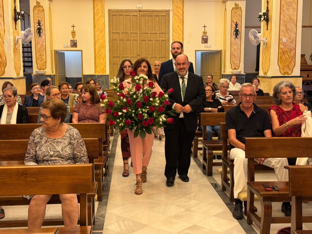 Ofrenda floral por San Miguel Arcángel