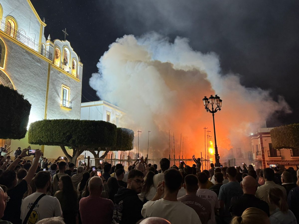 Espectáculo de AEPIRO en la Plaza del Cristo de la Luz. /Ayto. Dalías