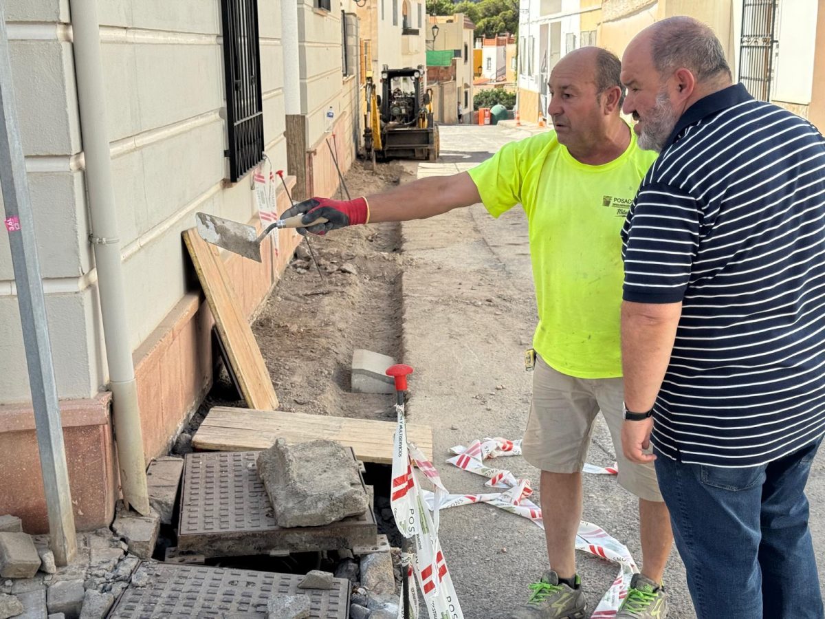 El alcalde, Francisco Lirola, en su visita a las obras