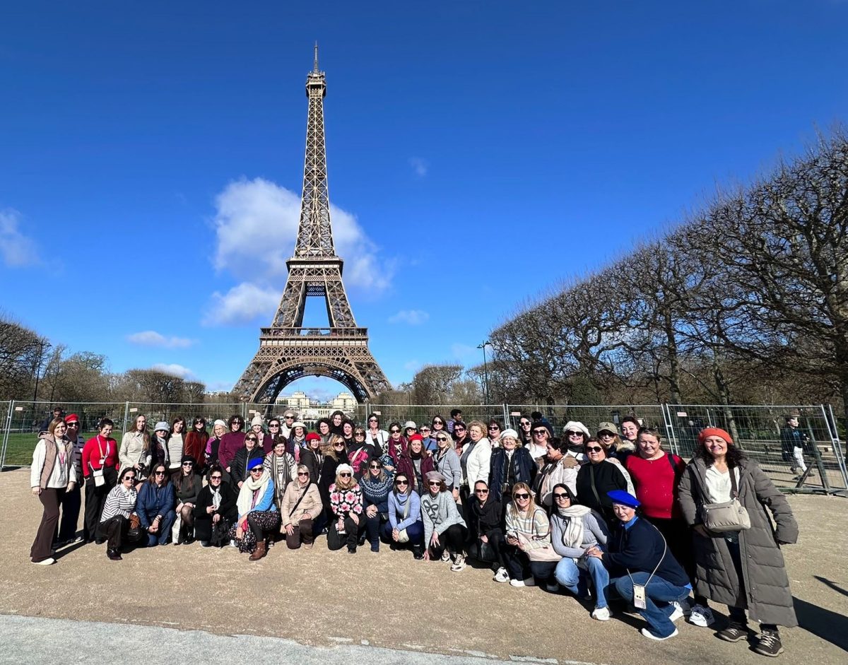 Las mujeres de Vícar disfrutan de un fin de semana en Paris con motivo del viaje-convivencia de marzo