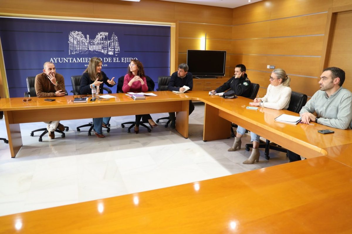 El programa municipal \'Cuidando El Ejido\' supera las 3.500 intervenciones en edificios y viviendas para mejorar la imagen de sus fachadas