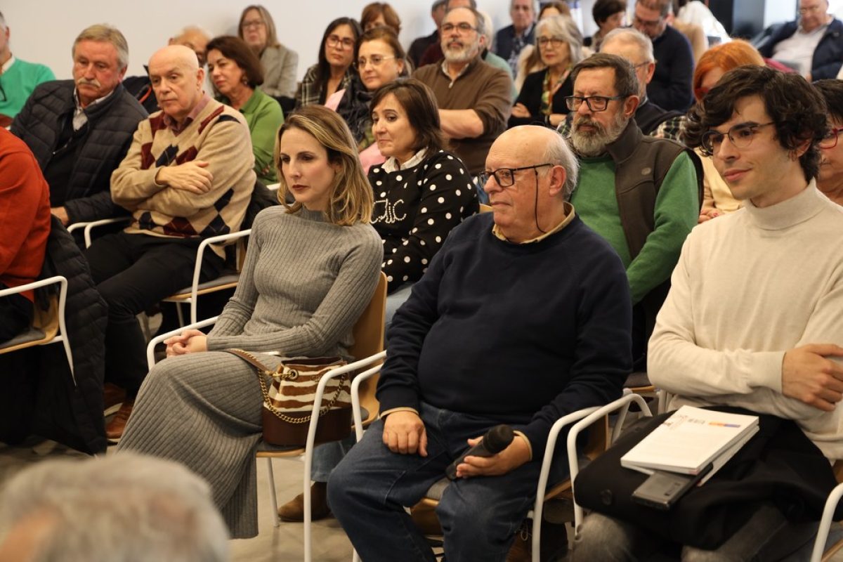 El Mosaico de Ciavieja protagoniza la primera mesa redonda de la IV edición de los Coloquios sobre Murgi de Athenaa