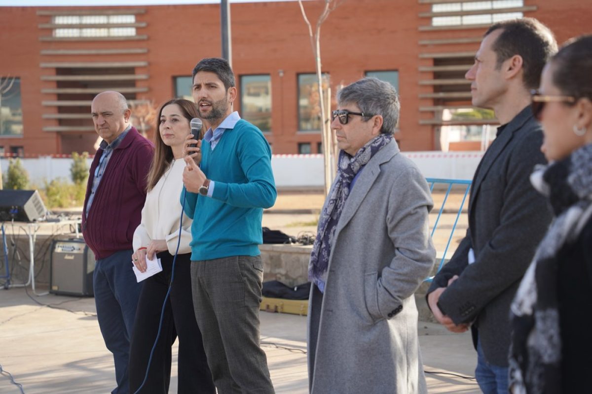 El Ejido suma kilómetros de deporte, solidaridad y valores en el Día Escolar de la Paz y la No Violencia