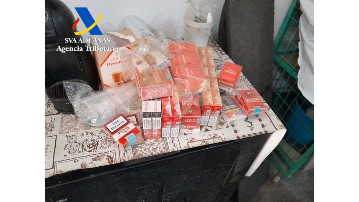 La Agencia Tributaria desmantela una fábrica de tabaco clandestina en Roquetas de Mar