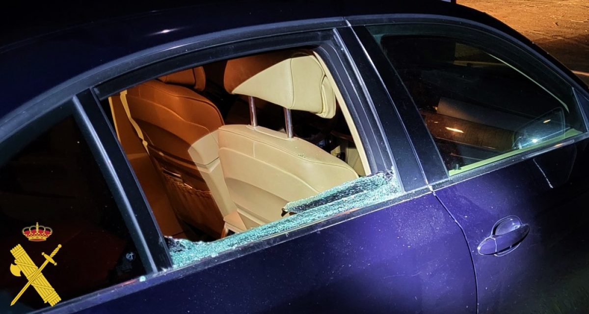 La Guardia Civil detiene a los responsables de una oleada de robos en coches en Adra