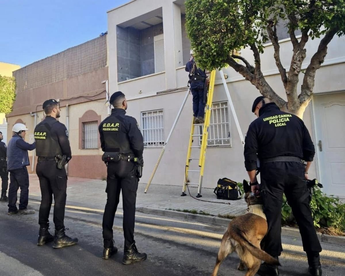 La Policía Local de El Ejido combate contra los enganches ilegales y la ocupación