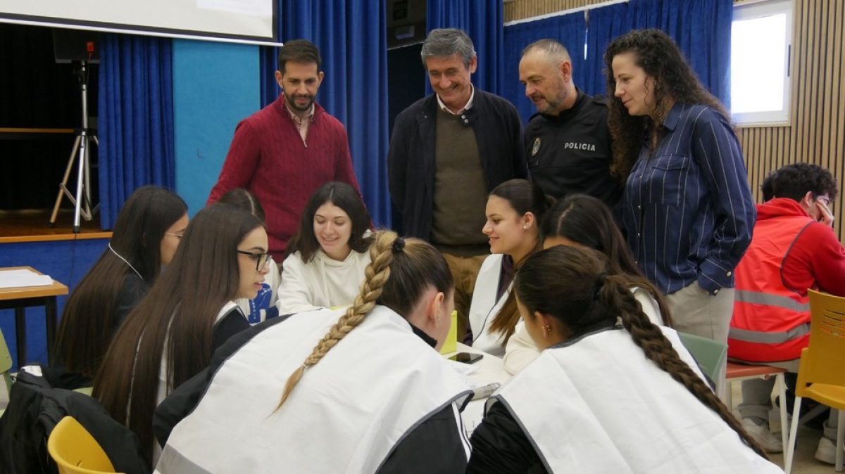 El programa \'Agente Tutor\' conciencia en materia de seguridad a más de 300 alumnos y alumnas de Adra
