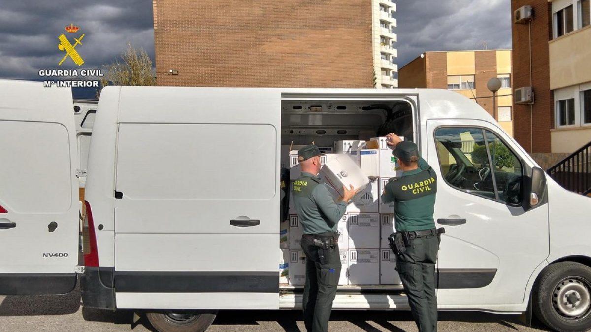 La Guardia Civil desmantela una banda especializada en el robo y venta de fitosanitarios