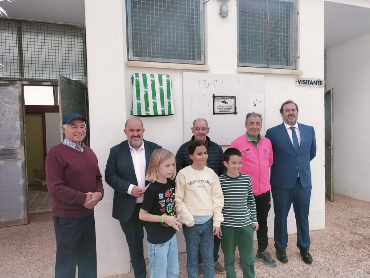 Dalías rinde homenaje a José Manuel Lirola \"El Papi\" en el Campo de Fútbol Municipal