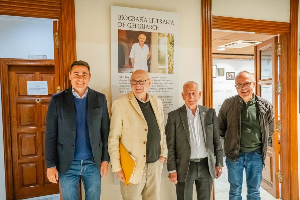 Gonzalo Hérnandez Guarch expone su obra y trayectoria en una exposición única en Roquetas de Mar