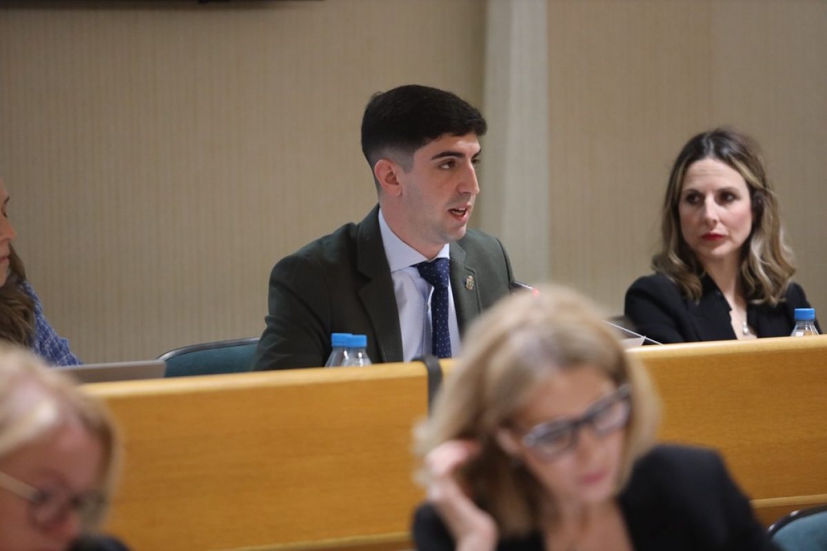 El Pleno insta al Gobierno a establecer una exención total en los índices de rendimiento neto en el régimen de estimación objetiva del IRPF para productos hortícolas y planta ornamental