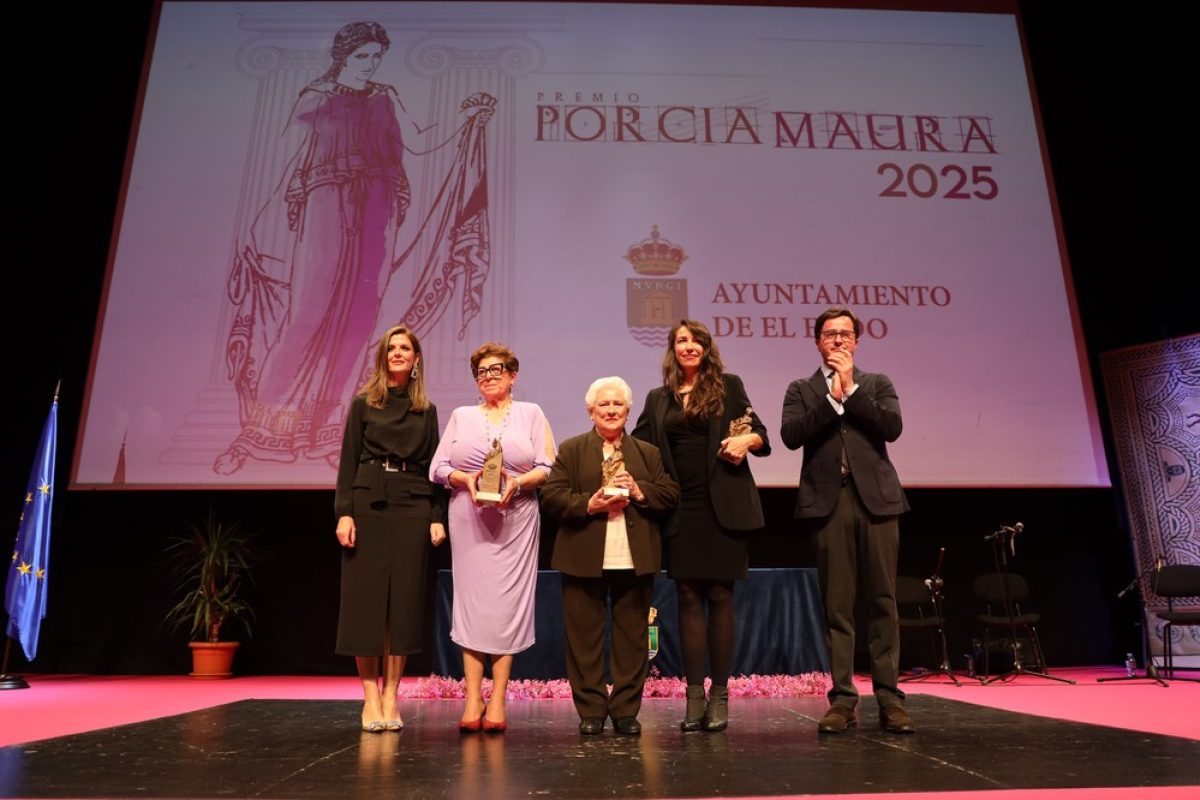 Los VII Premios Porcia Maura distinguen a Marga López Rivas, Amalia Cortés Amat y Cristina González Acién por su trayectoria y contribución a El Ejido
