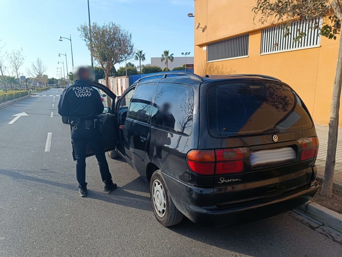 Nuevas actuaciones de la Policía Local de El Ejido contra el taxi pirata