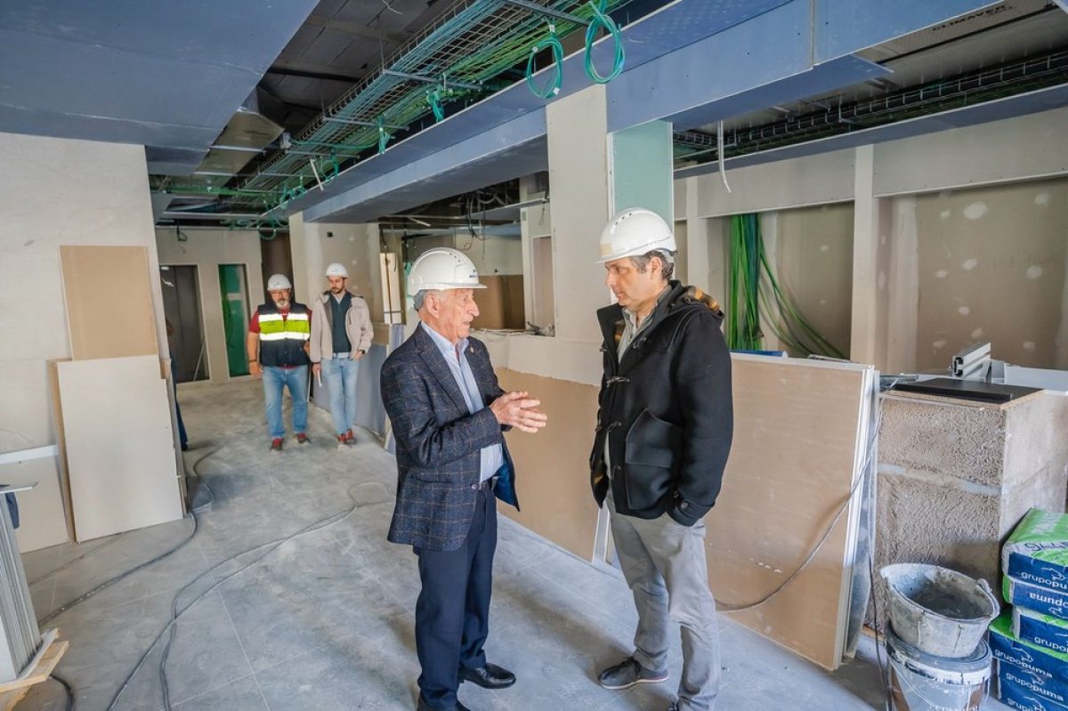 Amat visita las obras de remodelación y adecuación del edificio que acogerá distintas dependencias municipales