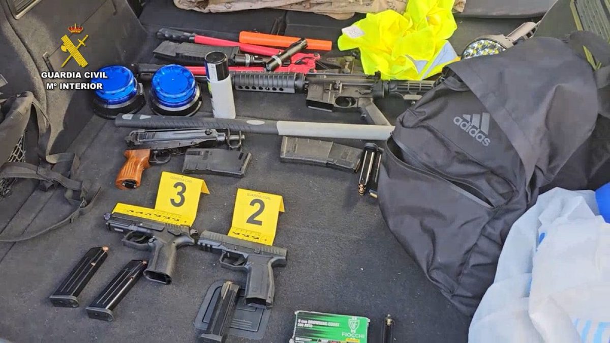 La Guardia Civil desmantela una banda armada que fingía ser policías para robar a los narcos