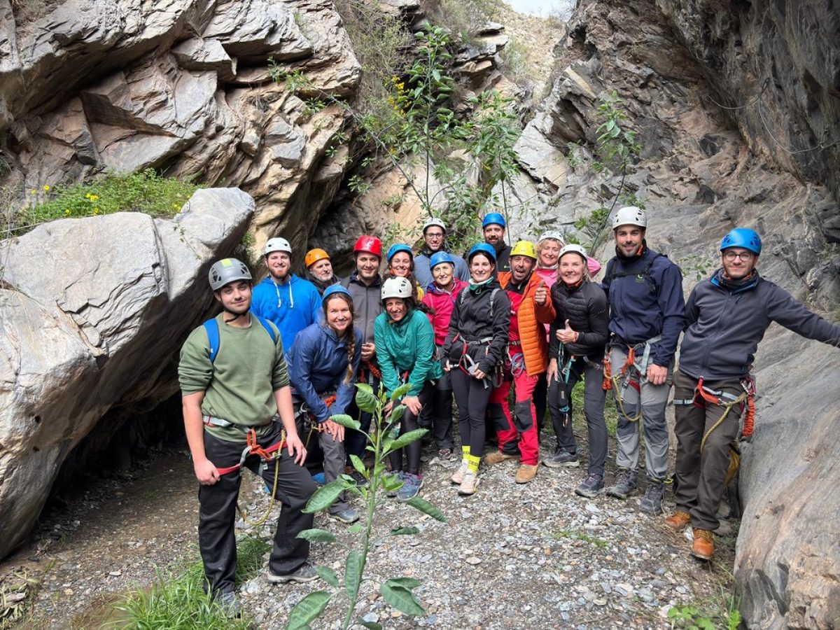 Continúa el programa \'Adra en la Senda\' con la vía ferrata en las Estrechuras de Guainos