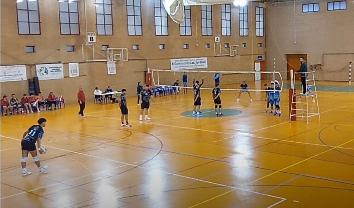 Club Voleibol Berja gana a su rival directo y recupera a la cuarta plaza