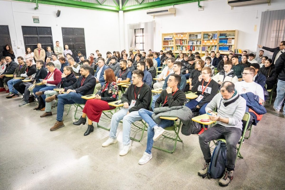 El IES Aguadulce organiza sus IX Jornadas de Orientación Laboral de FP \'Oriéntate\'