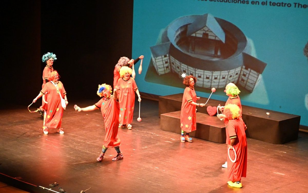 La Escuela Municipal de Teatro de Roquetas de Mar triunfa con el montaje \'Shakespeare, Karaoke\'