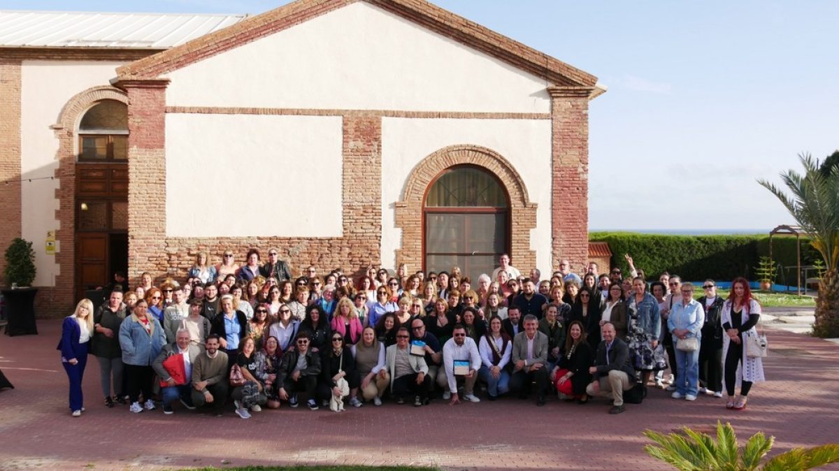 Adra celebra su tradicional merienda en homenaje a los y las auxiliares del Servicio de Ayuda a Domicilio