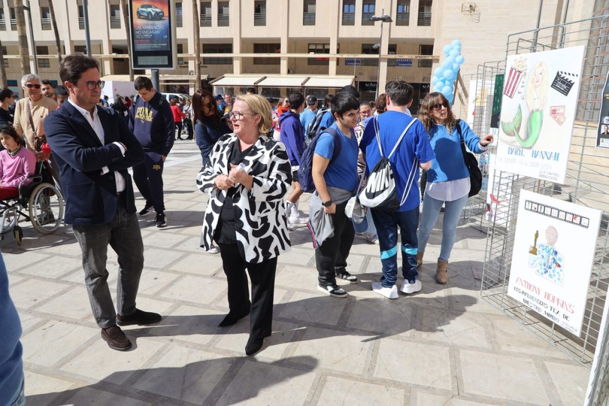 El Ejido se \'dibuja de azul\' para celebrar el Día Mundial de Concienciación sobre el Autismo