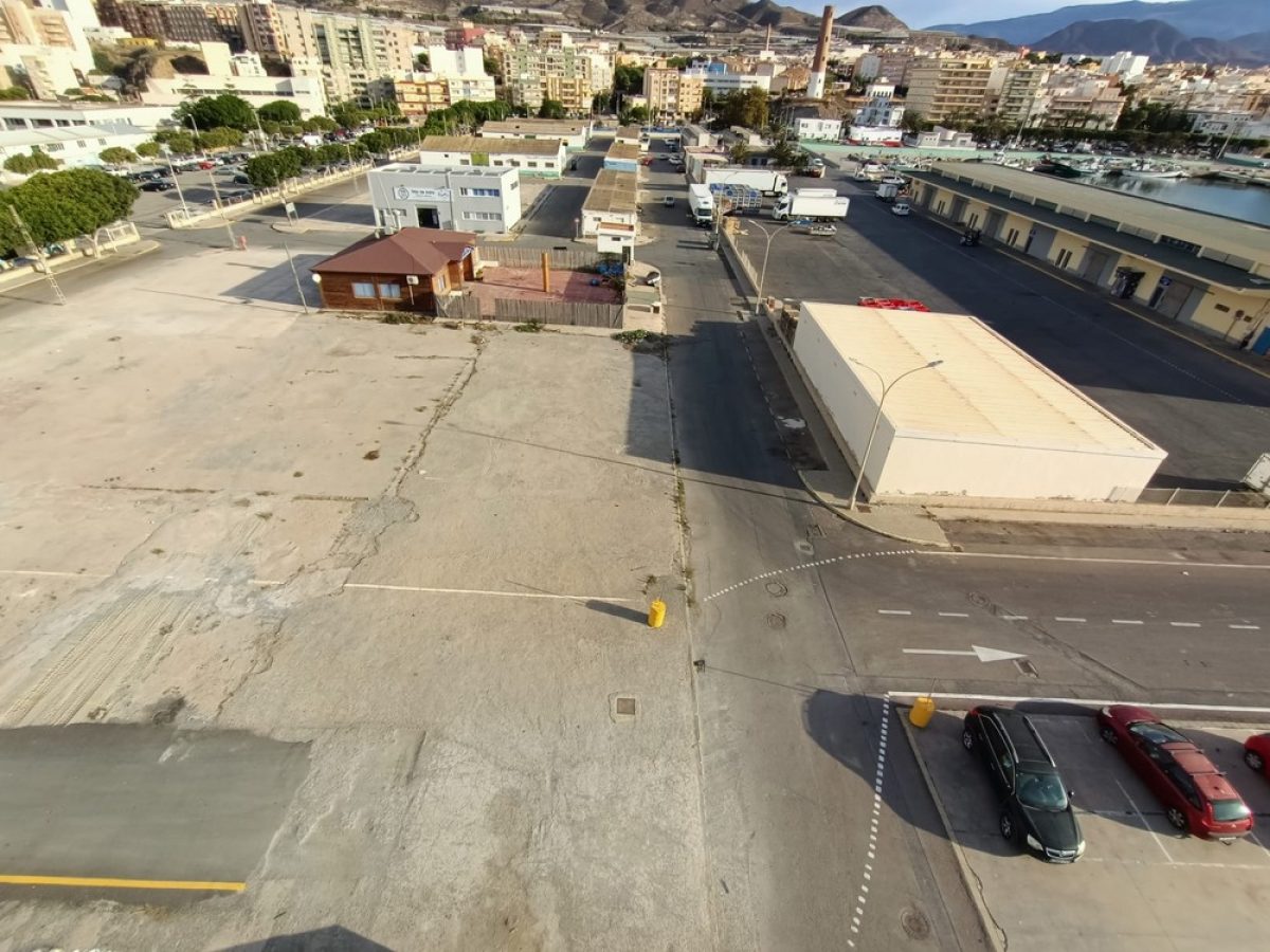La Junta licita por más de un millón la construcción de tres naves industriales en el puerto de Adra