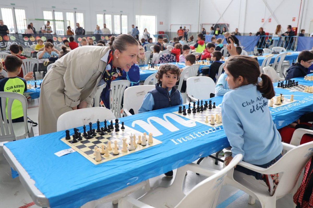 Unos 200 escolares \"dan Jaque\" en El Ejido en la segunda jornada del Circuito Educativo de Promoción del Ajedrez