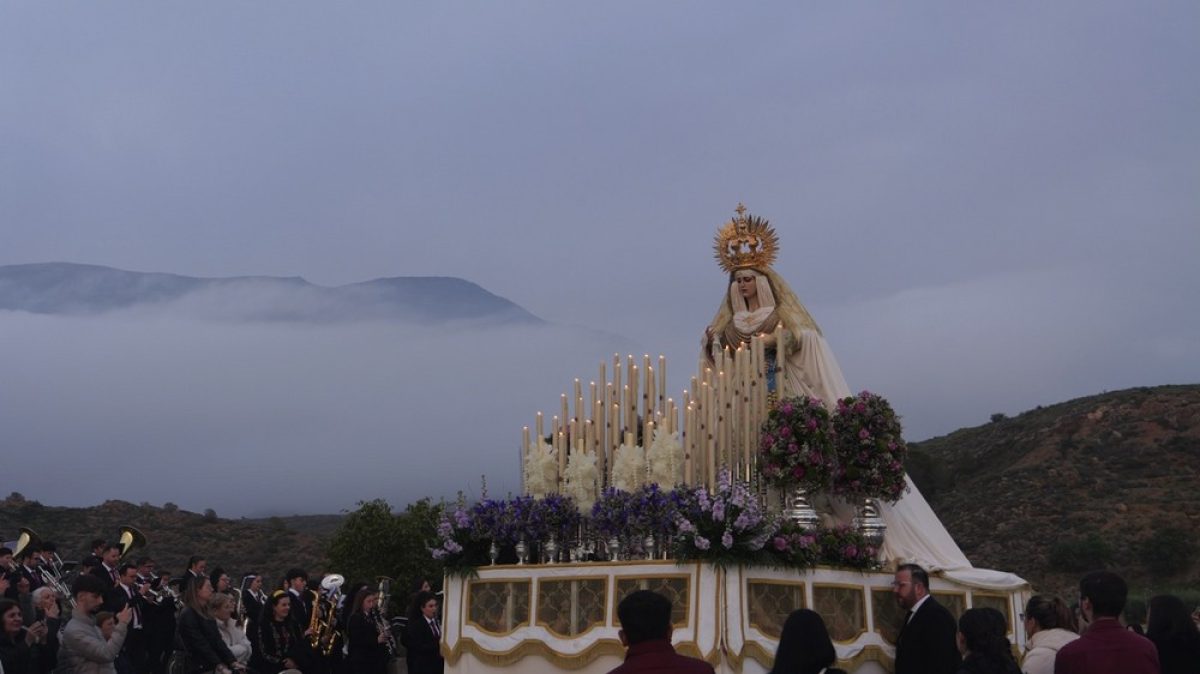 Berja se reencuentra con la Misericordia en un Domingo de Ramos lleno de emoción