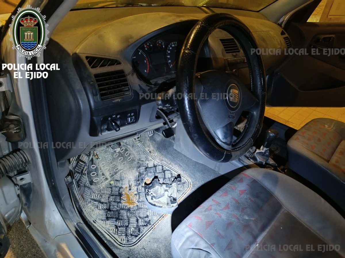 La Policía Local pilla \'in fraganti\' a un hombre mientras robaba en coches en el barrio de Ejido Norte