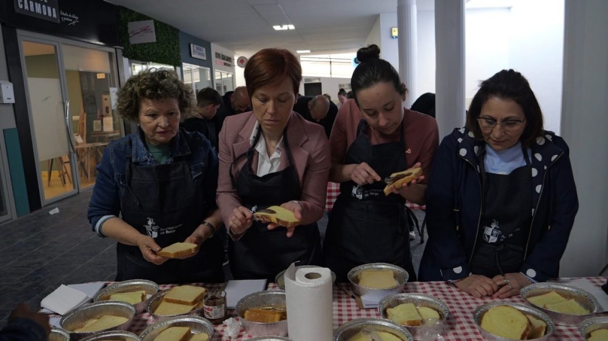 Éxito del Taller de Torrijas Creativas celebrado en el Museo de la Semana Santa de Berja