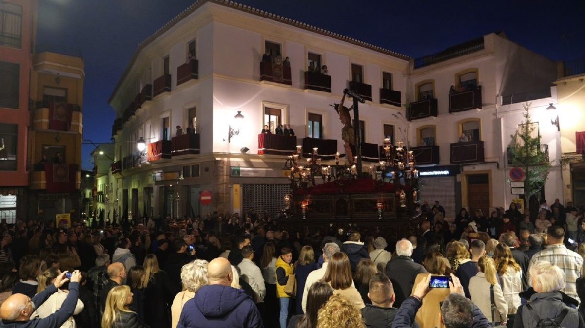 Berja se llena de fervor en el solemne Miércoles Santo del Cristo de la Buena Muerte y la Amargura