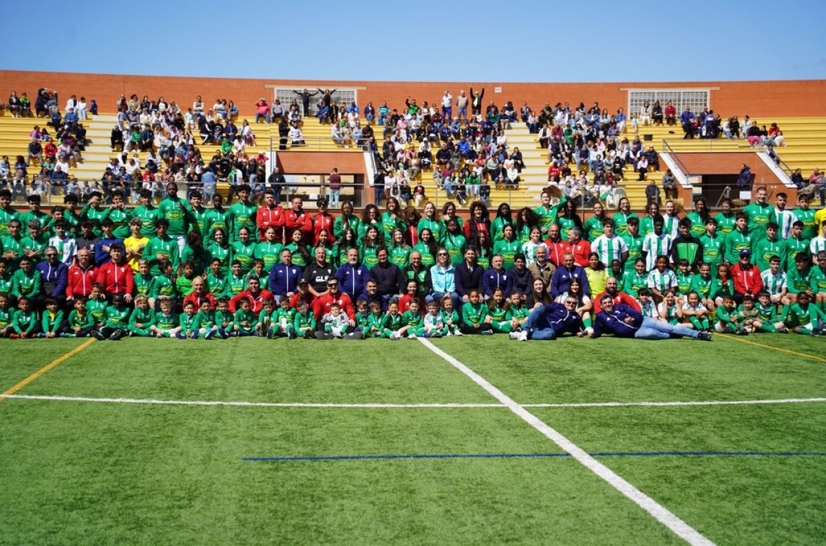 Presentación de los equipos de Las Norias CF durante una jornada de fiesta y convivencia