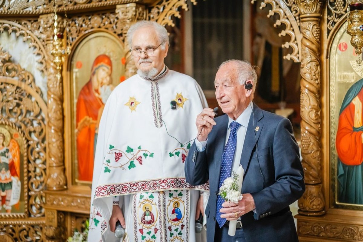 Amat asiste a la tradicional Misa de Resurrección de la parroquia ortodoxa de Roquetas de Mar