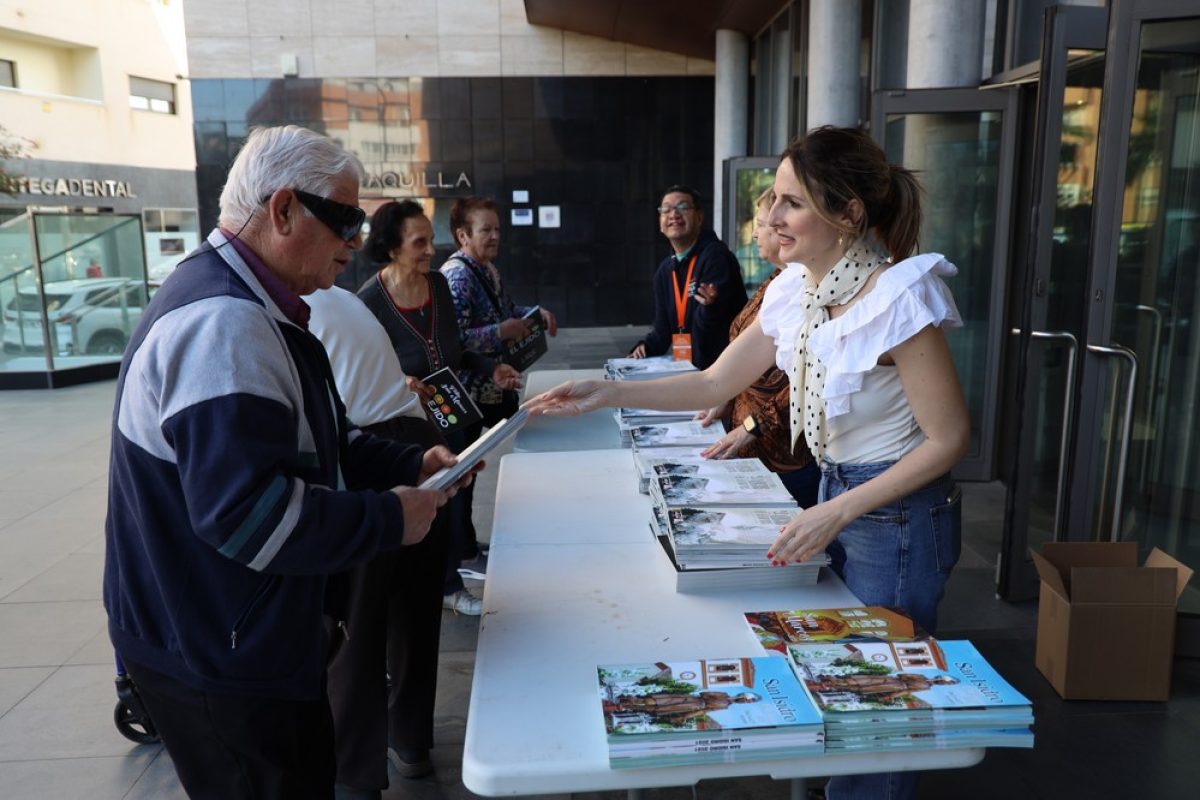 El Auditorio de El Ejido se convierte en punto de encuentro para hacerse con el Libro de las Fiestas de San Marcos