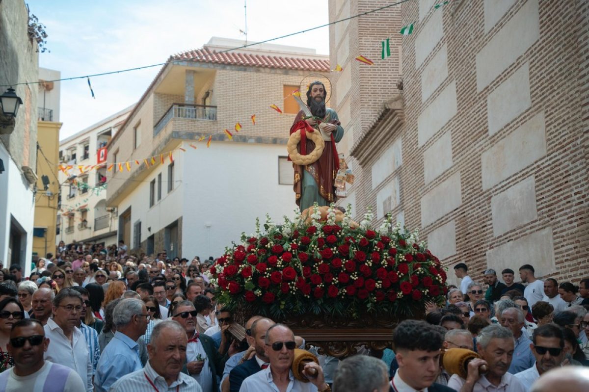 Adra disfruta del reparto de rosquillas, la Santa Misa, una procesión y la tradicional romería para honrar a San Marcos