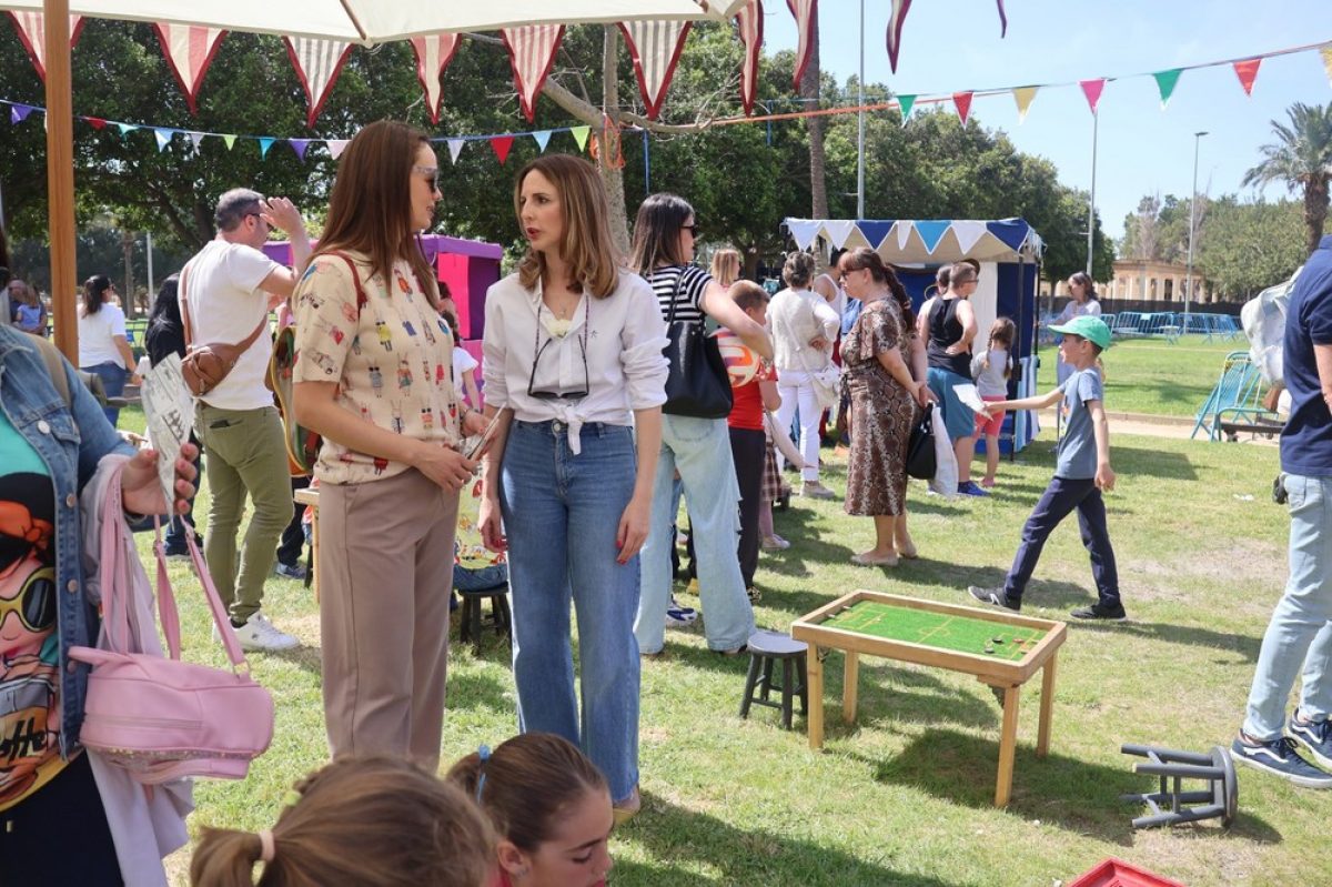 La magia del circo y de los juegos de feria hacen disfrutar a los pequeños en la mañana del sábado de San Marcos