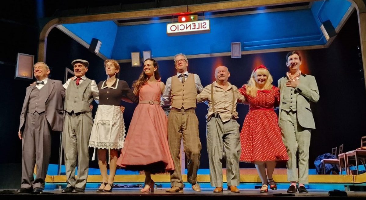 Magistral la interpretación actoral en la obra \'La dama duende\' en el Teatro Auditorio de Roquetas de Mar