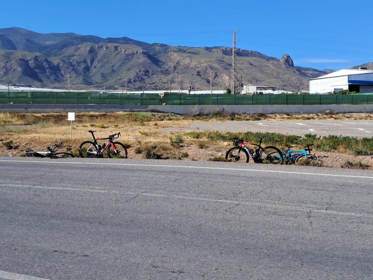 Atropello múltiple a un grupo de ciclistas junto a la A-7