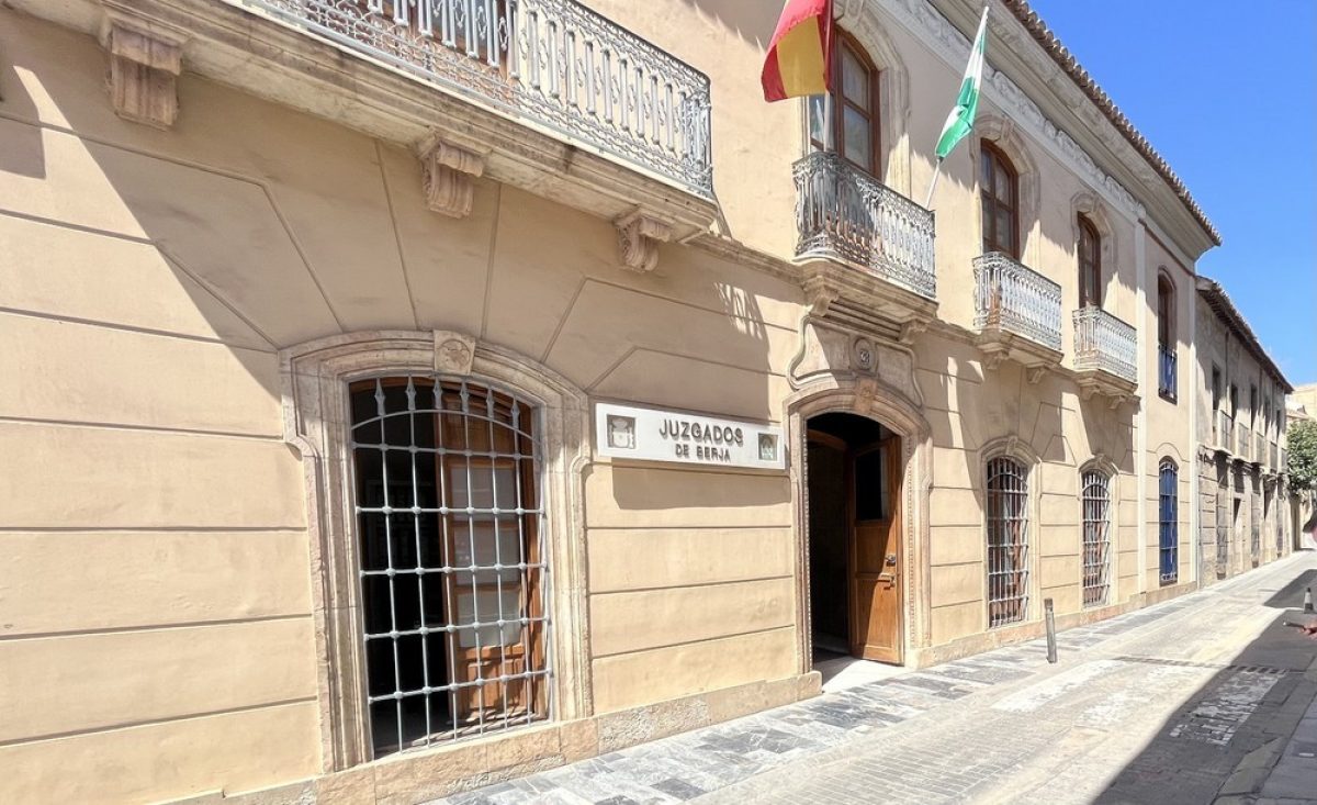 La familia de la víctima del tiroteo en Berja denuncia el ensañamiento de los asesinos